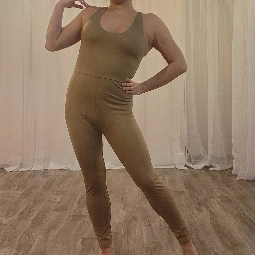 ❄️3/$30 Stylish Tan Nude Jumpsuit Catsuit
